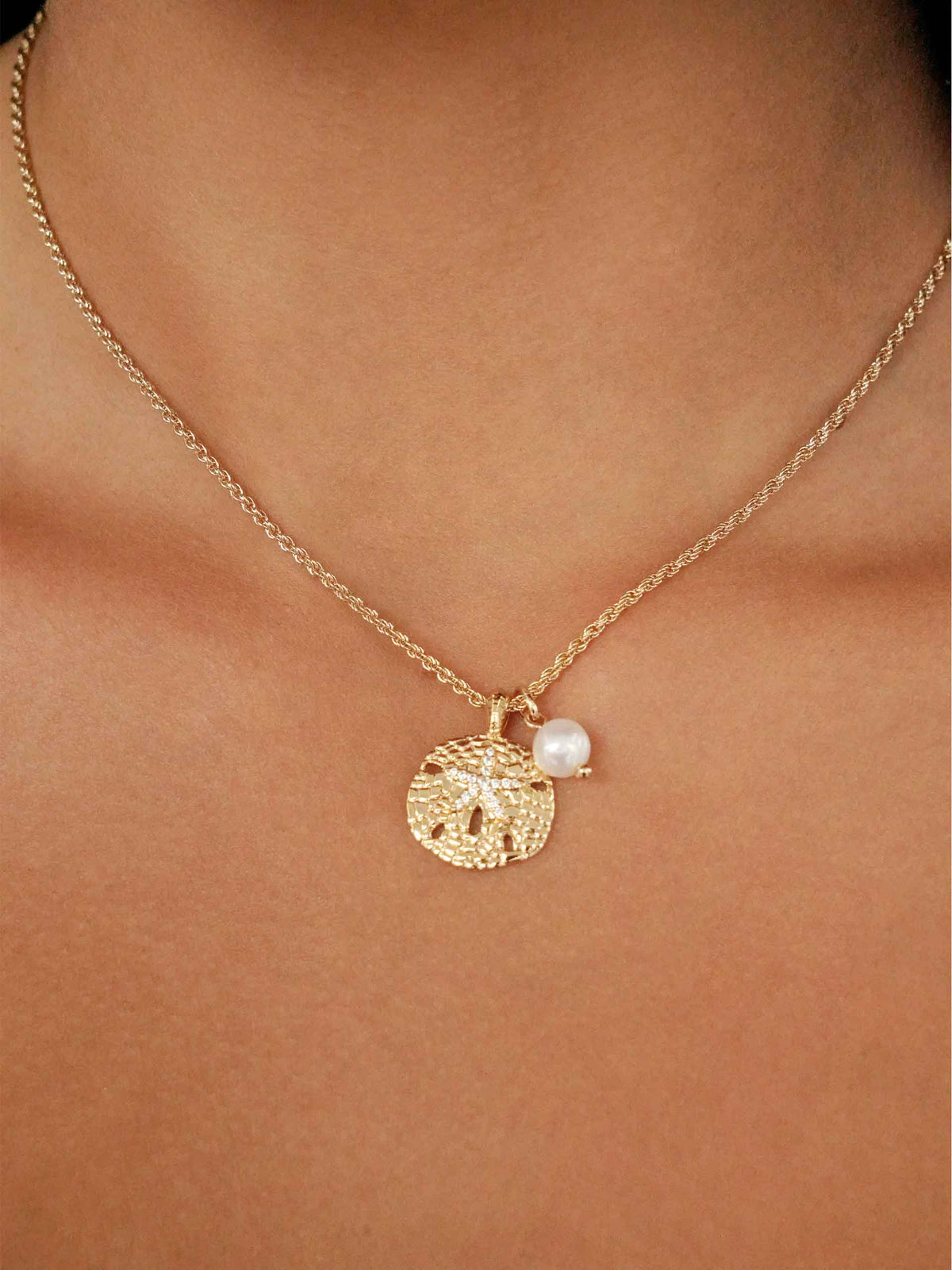 Sand Dollar Charm Necklace - Pearl with 18k Gold Plating | Ettika