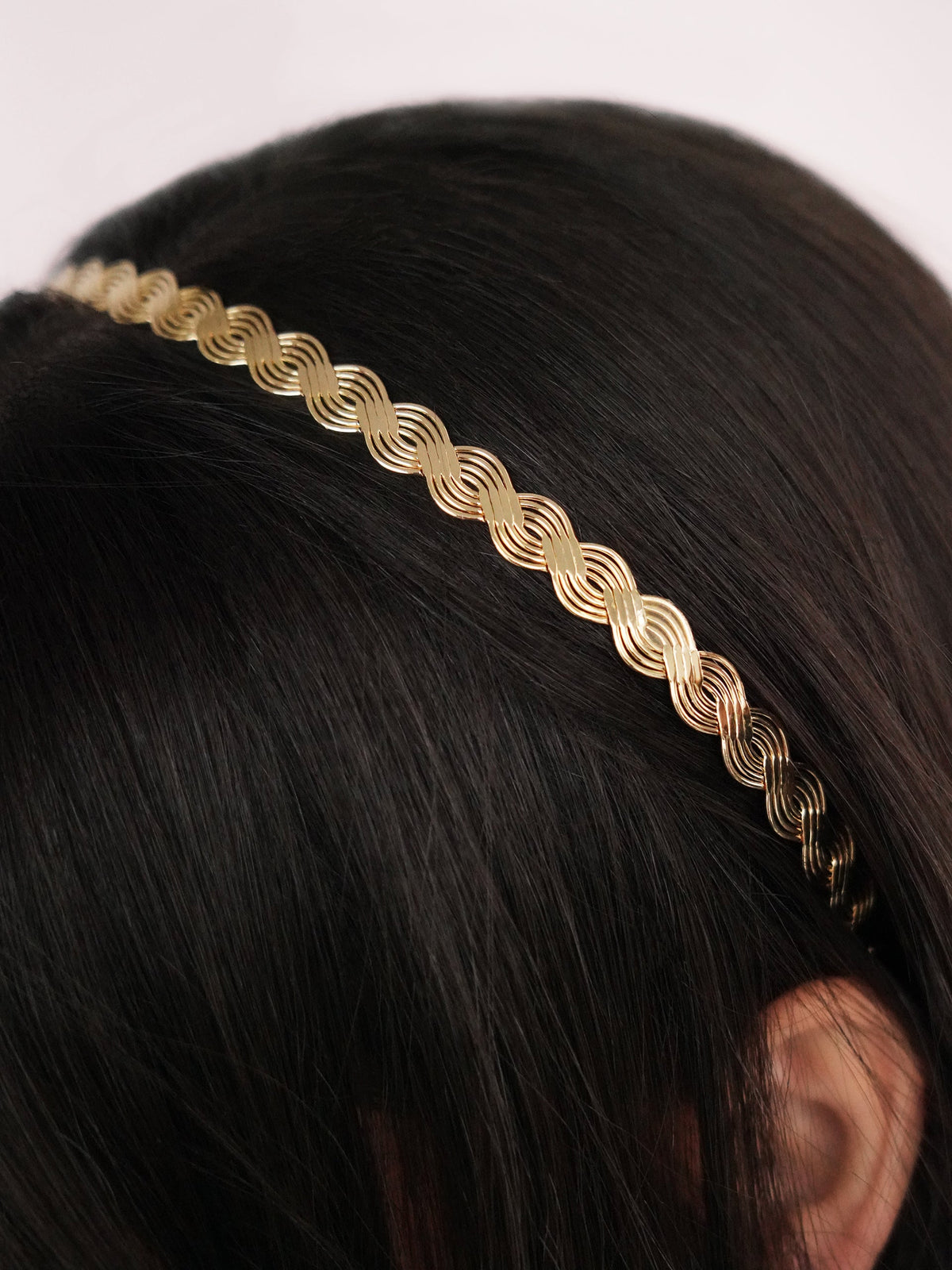Regal Twist Headband - Gold Tone | Ettika