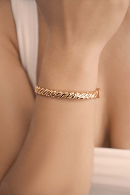 Twisted Stacking Bangle - 18k Gold Plated | Ettika