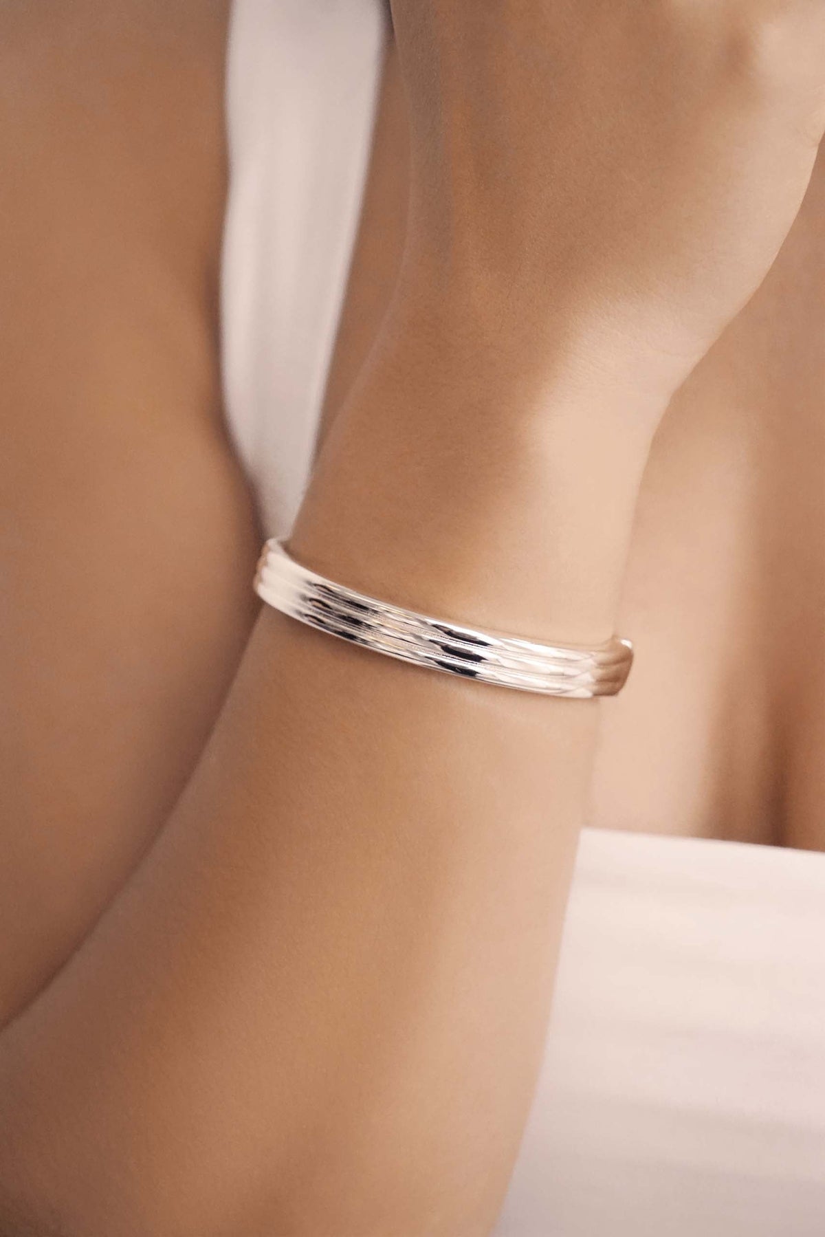 Etched Stacking Bangle - 18k Gold Plated | Ettika