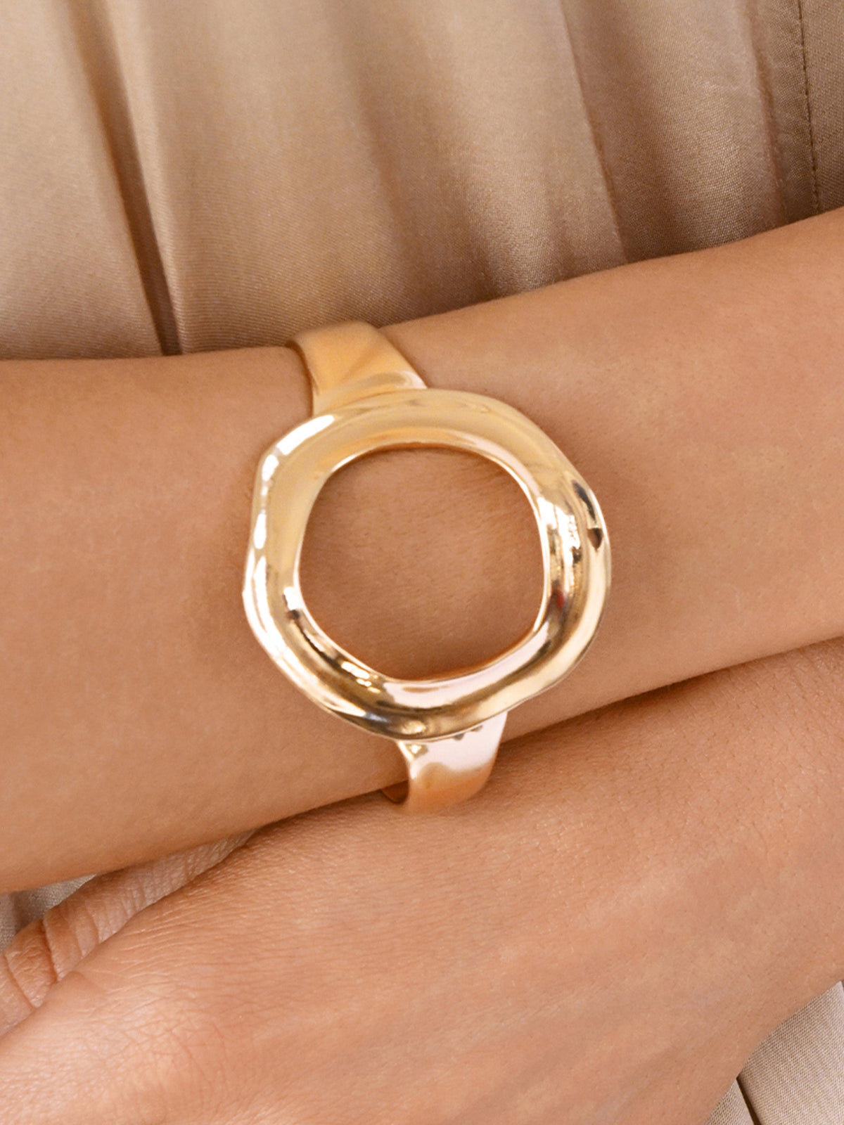 Open Circle Cuff - 18k Gold Plated | Ettika