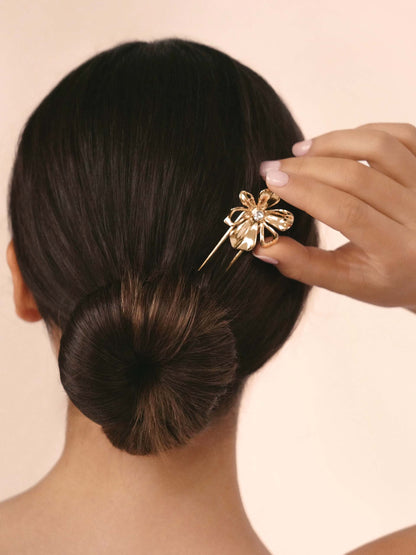 Petals Hair Pin - Clear Crystal with Gold Tone | Ettika
