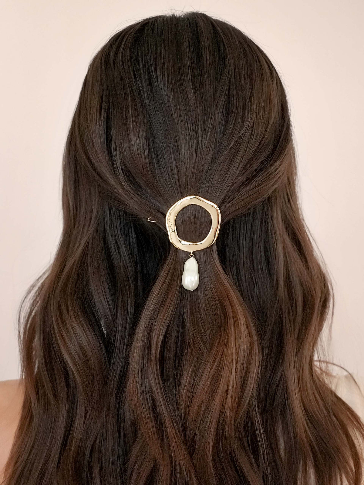 Open Circle Pearl Barrette - Pearl with Gold Tone | Ettika