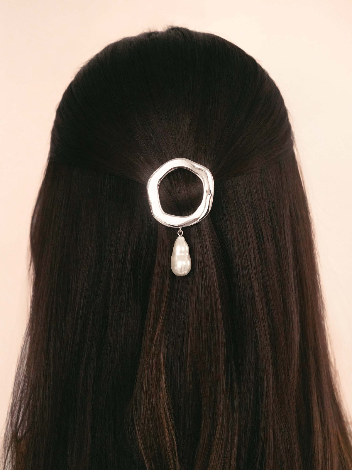 Open Circle Pearl Barrette - Pearl with Gold Tone | Ettika