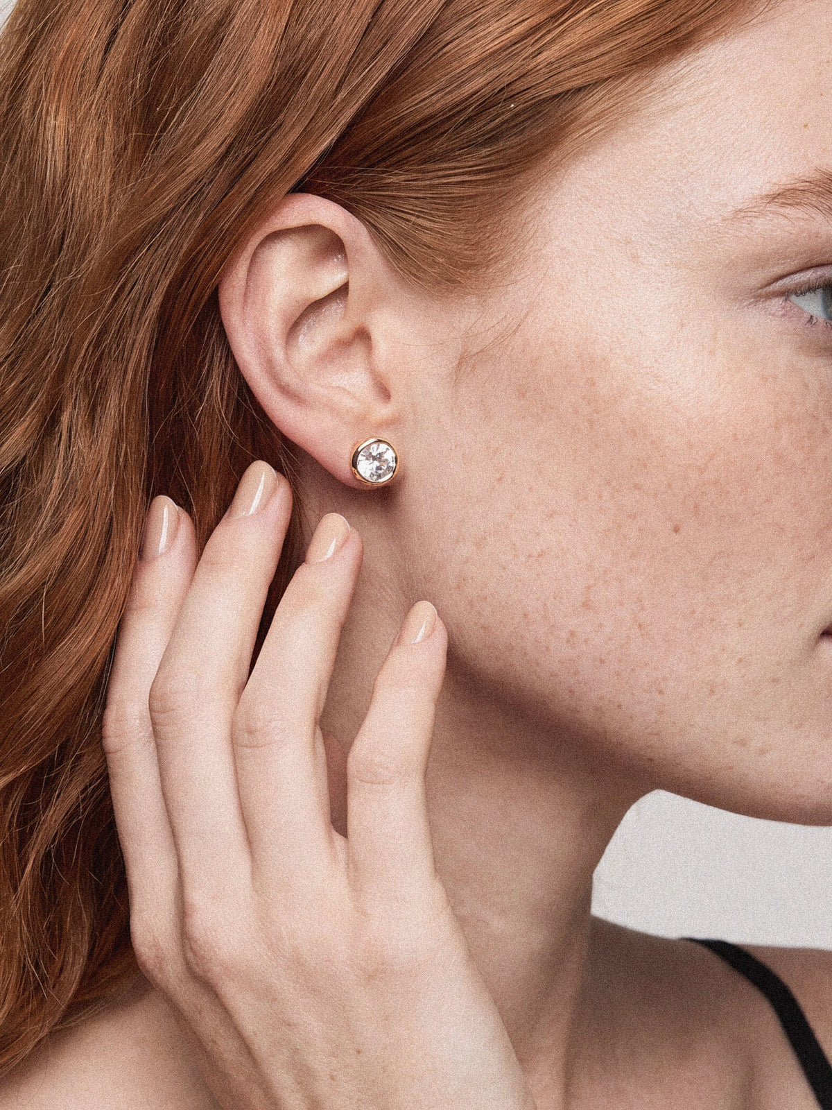 Crystal Luxe Circle Mini Studs - Clear Crystal with 18k Gold Plating | Ettika